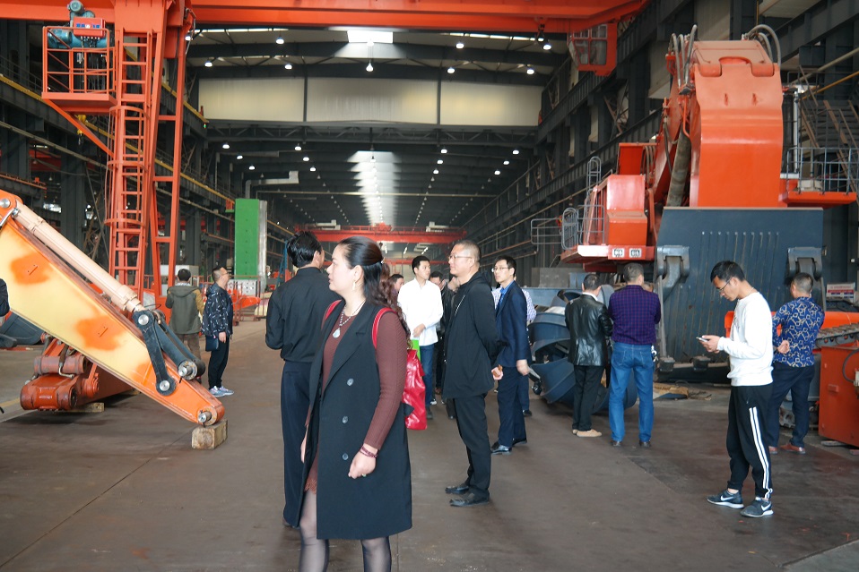 1521529254776766.jpg 報廢汽車拆解機,電動報廢汽車拆解機.jpg