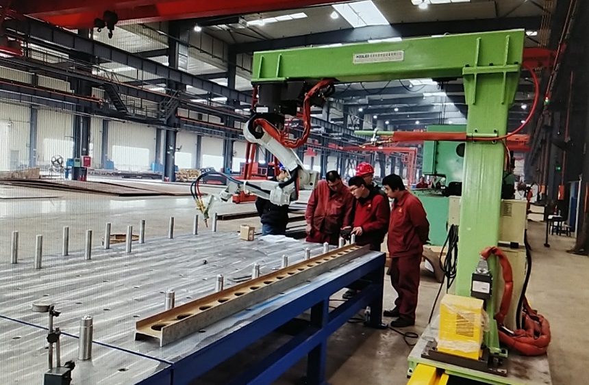 挖掘機、抓料機、抓鋼機、報廢汽車拆解機等系列產(chǎn)品加工機器人工作站 挖掘機、抓料機、抓鋼機、報廢汽車拆解機等系列產(chǎn)品加工機器人工作站