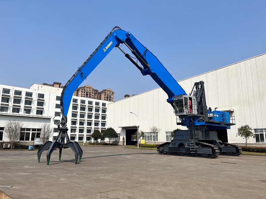 抓料機(jī).jpg 抓料機(jī).jpg